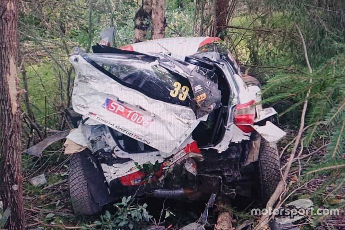 VÍDEO: Piloto do Mundial de Rally sofre acidente impressionante na Estônia e sai sem ferimentos