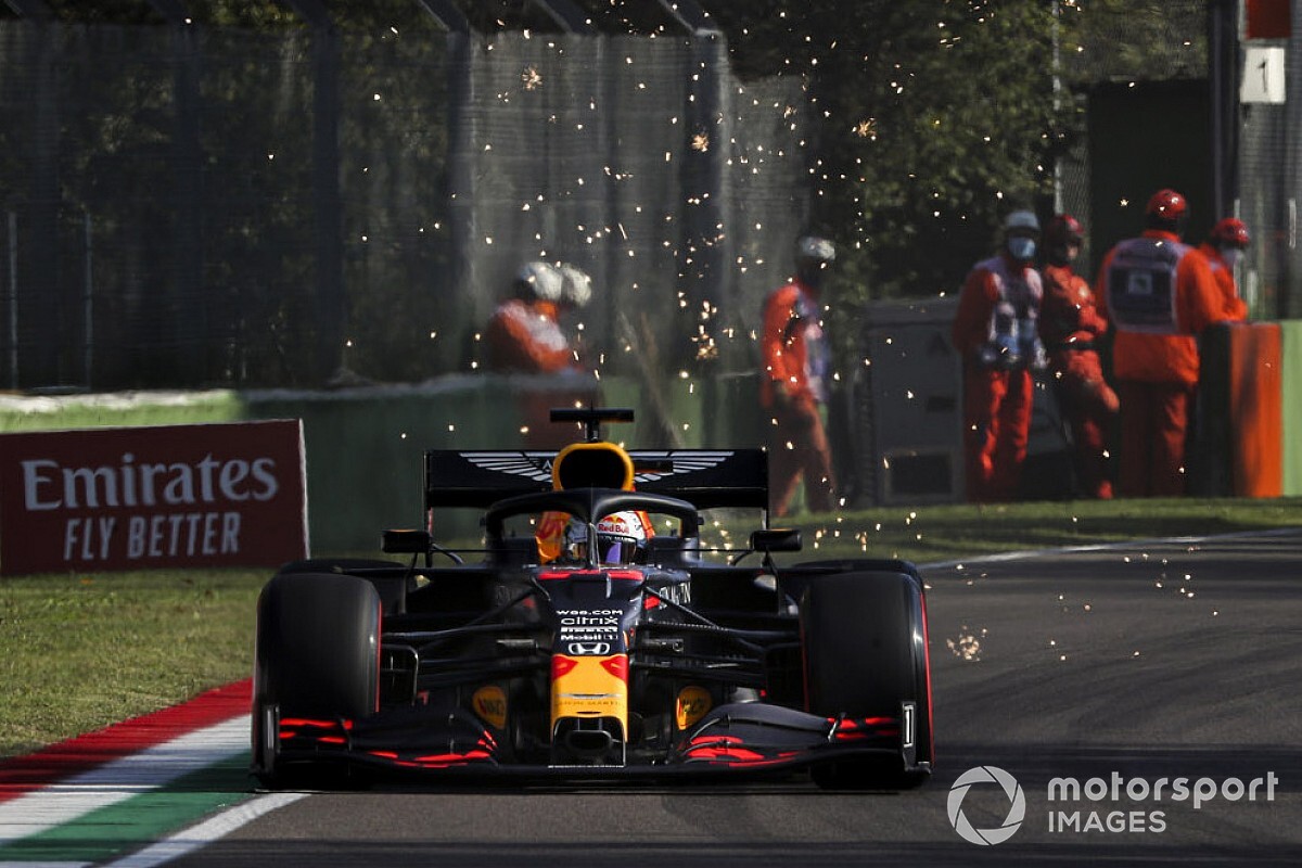 VIDEO: Verstappen valt voor vierde keer uit in F1-seizoen 2020