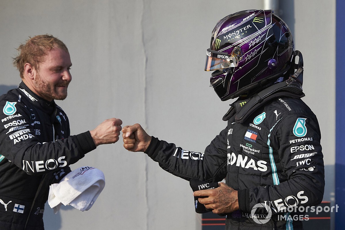 Hamilton looft mentaal sterke Bottas: “Hij klaagt en zeurt nooit”