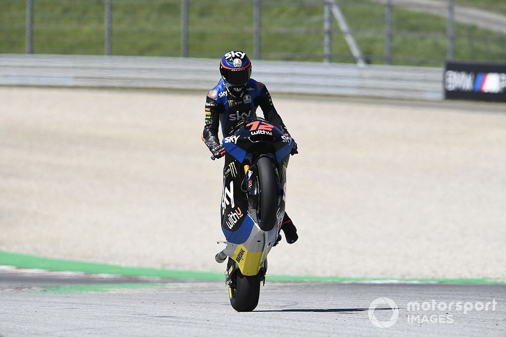 Moto2 - Estiria: Bezzecchi gana tras una sanción a Martín