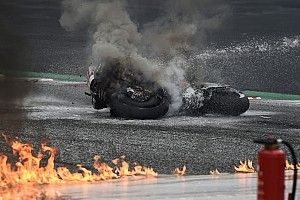 MotoGP: Acidente entre Pedrosa e Savadori causa incêndio e bandeira vermelha