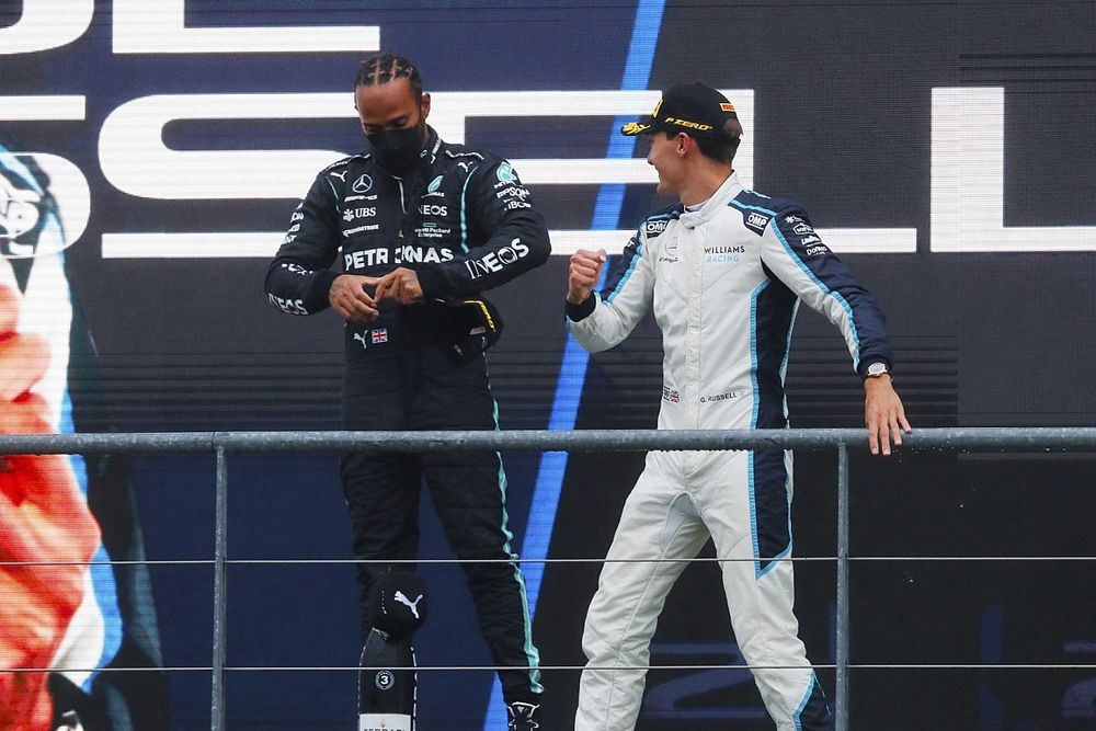 Hamilton pas inquiet pour l'harmonie chez Mercedes avec Russell