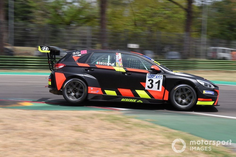 TCR Italy: Ceccon trionfa in Gara 1 a Imola con la Hyundai
