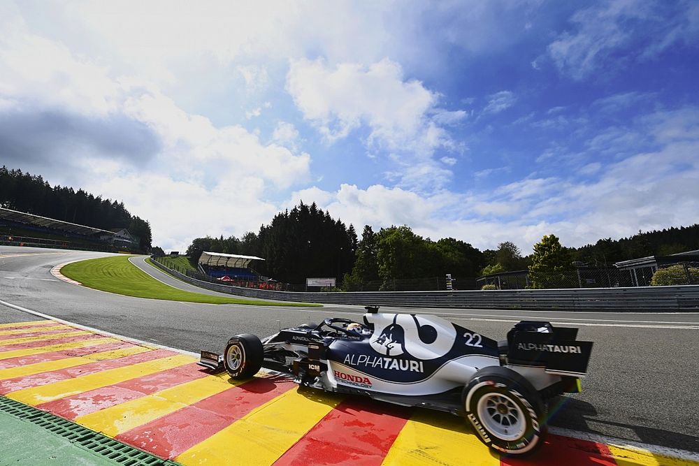 F1ベルギーFP1速報:まさにスパ・ウエザー! 難コンディションでボッタス首位。角田15番手