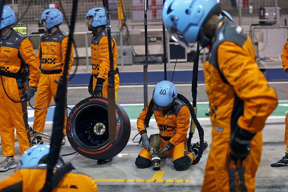 Equipo de boxes de McLaren