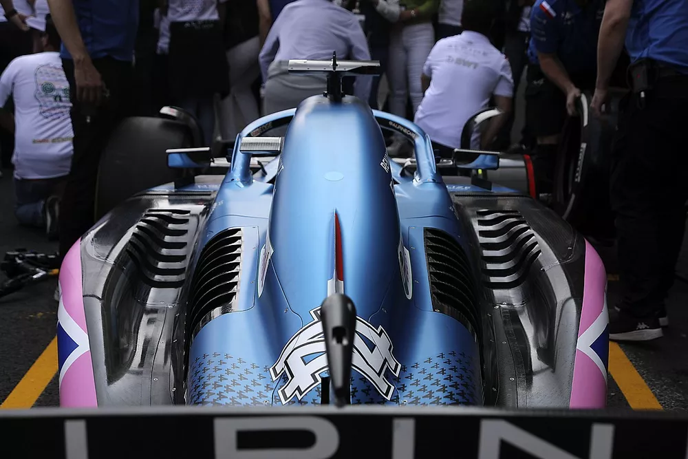Alpine A522 engine cover