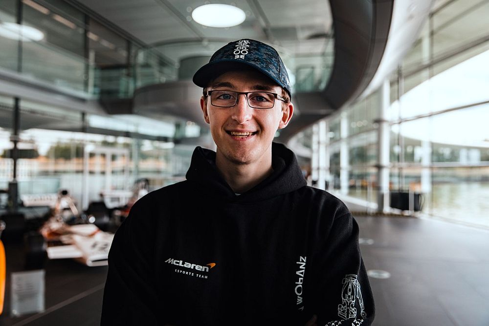 Lucas Blakeley, McLaren Shadow Esports team