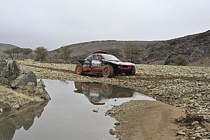 Carlos Sainz Inginkan Kesetaraan Mobil dalam Reli Dakar