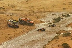 VIDEO: El coche de Cristina Guti&eacute;rrez qued&oacute; atrapado en un r&iacute;o
