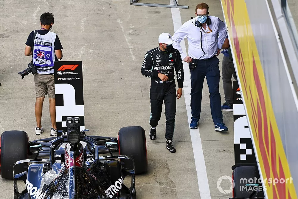Segundo puesto Valtteri Bottas, Mercedes-AMG F1, en Parc Ferme 