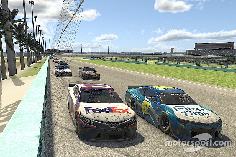 Hamlin przed Earnhardtem