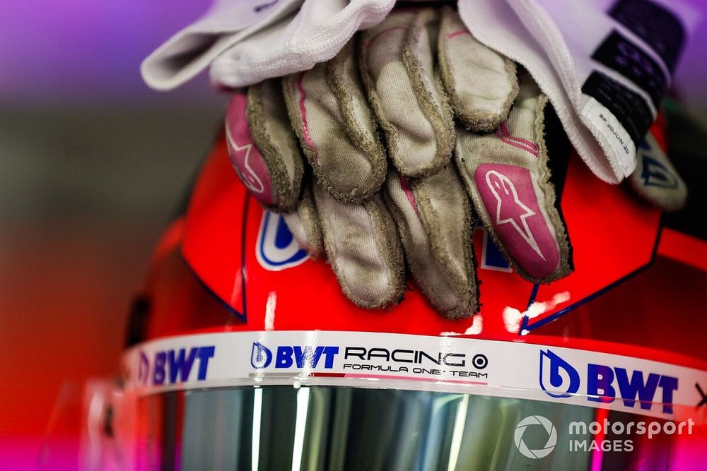 Lance Stroll, Racing Point, helmet and glove detail