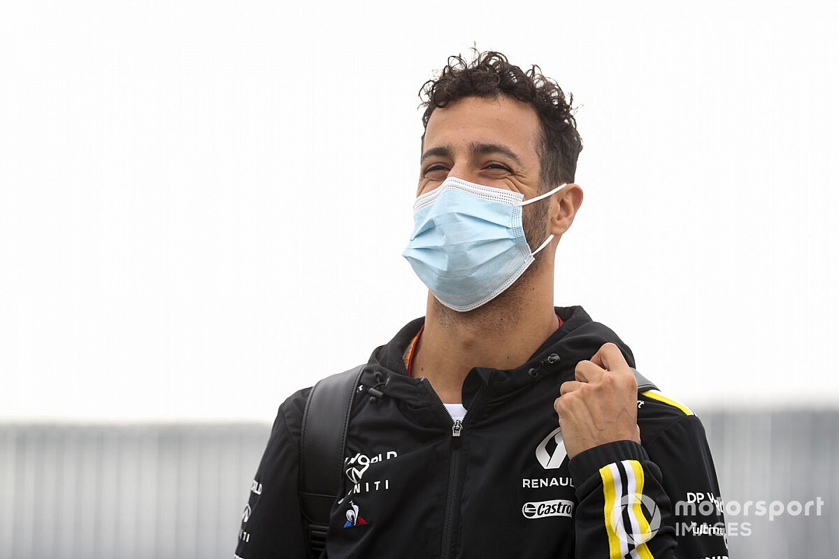 Ricciardo Vettelről: azt hiszem, hogy ő maga a német hatékonyság