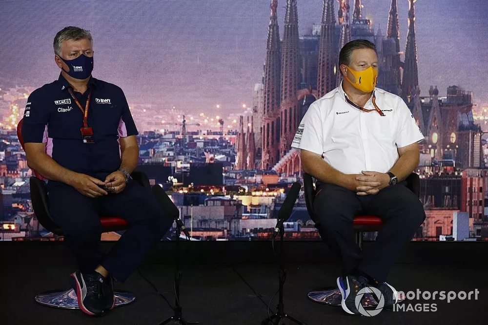 Otmar Szafnauer, Team Principal and CEO, Racing Point and Zak Brown, Executive Director, McLaren 