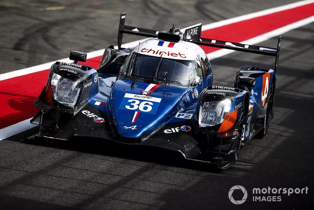 #36 Signatech Alpine Elf Alpine A470: Thomas Laurent, Andre Negrao, Pierre Ragues 
