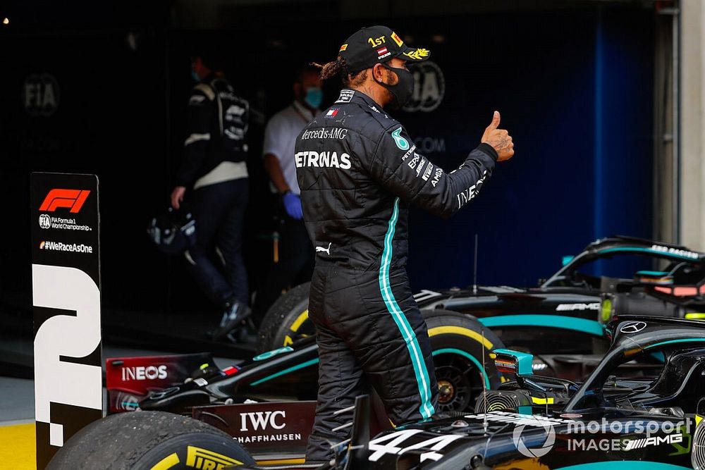 Hamilton: Nem mondanám, hogy kisebb kihívást jelent, ha az élről rajtolok