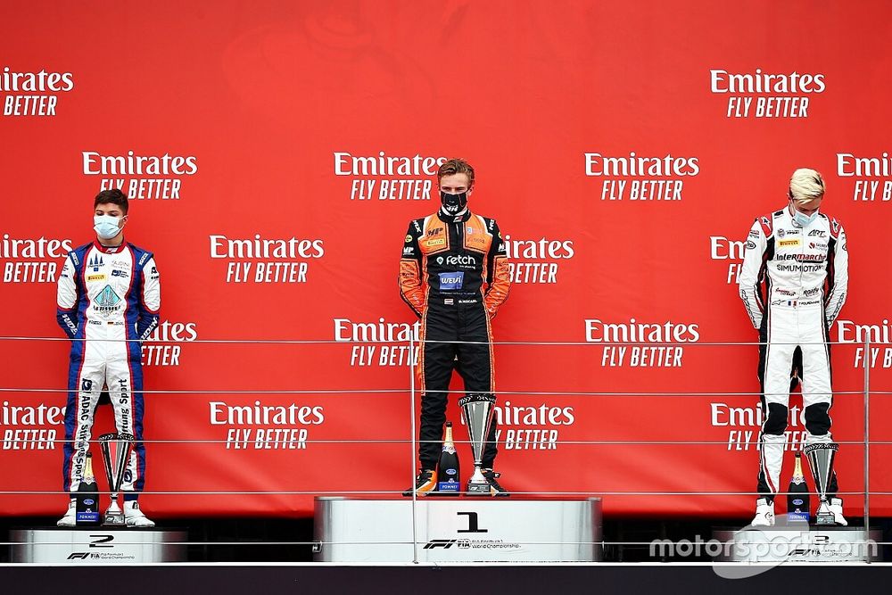 Silverstone F3: Viscaal estrena victoria en un final apasionante