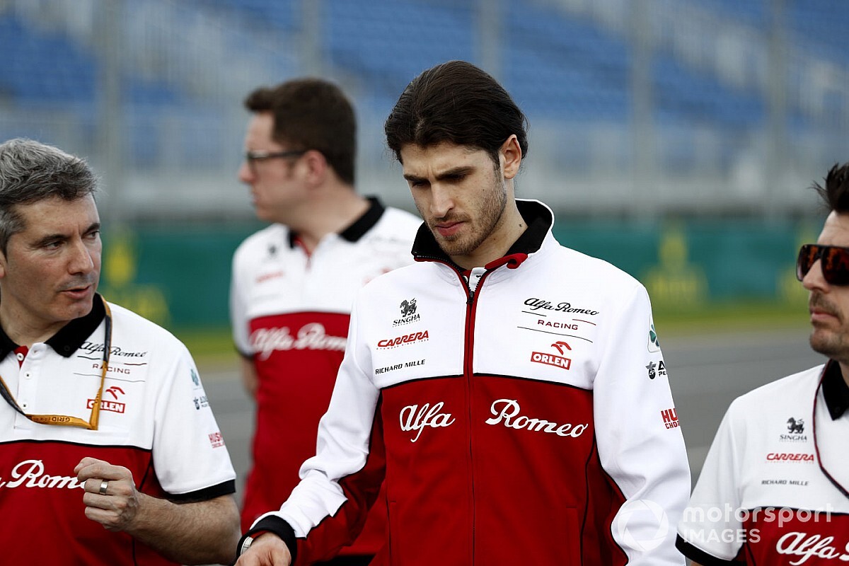 Minardi: "Ferrari, Giovinazzi'ye bir şans vermeliydi"