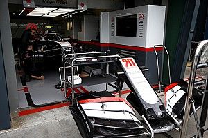 В Haas отказались тратиться на обновления машины