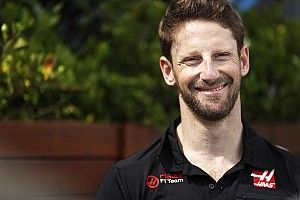 Romain Grosjean is indul a Virtuális Race of Champions-on