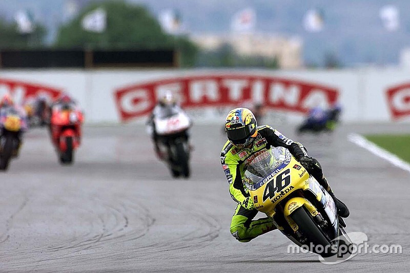 Há 20 anos, Valentino Rossi estreava na MotoGP; relembre a trajetória do multicampeão