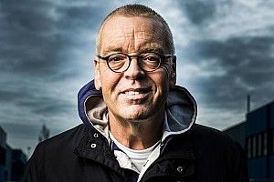 Olav Mol wint Theo Koomen Award 2016 voor beste sportverslag