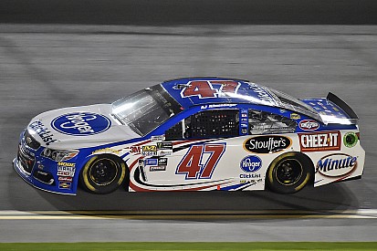 Allmendinger equals best Daytona 500 result in chaotic finish