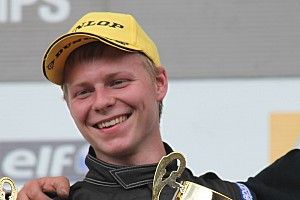 Sebastian Steibel debutta al volante di una VW Golf