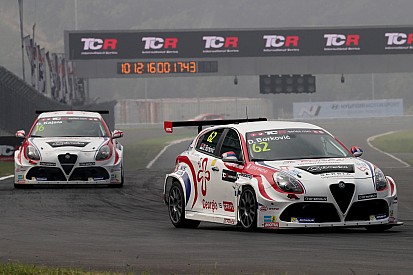 Due Alfa Romeo TCR pronte a correre in America