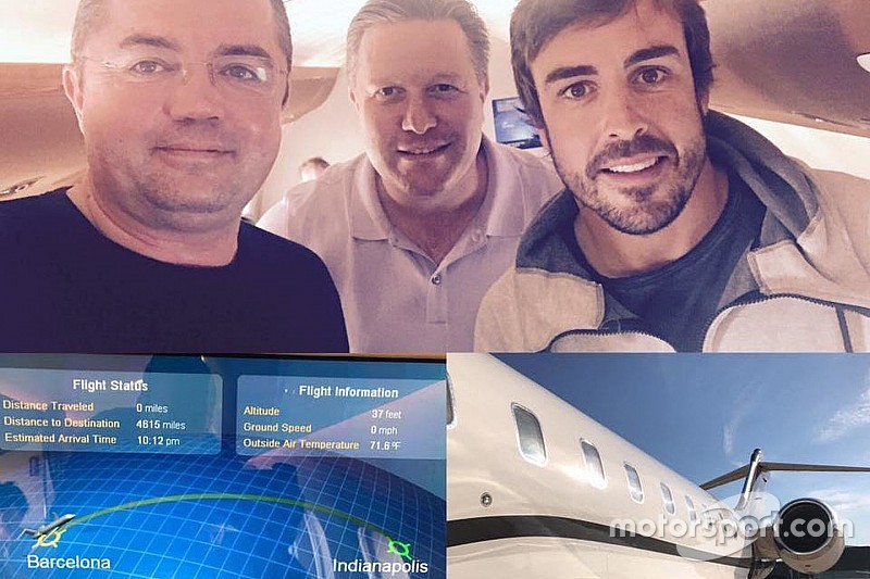 Ecco Fernando Alonso in volo verso Indianapolis