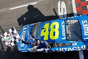 Джонсон завоевал 81-ю победу в NASCAR