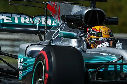 Hamilton prenota la pole, ma sul filo dei decimi con Ferrari e Red Bull