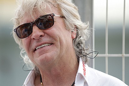 Angel Nieto: i medici procedono al risveglio dal coma farmacologico