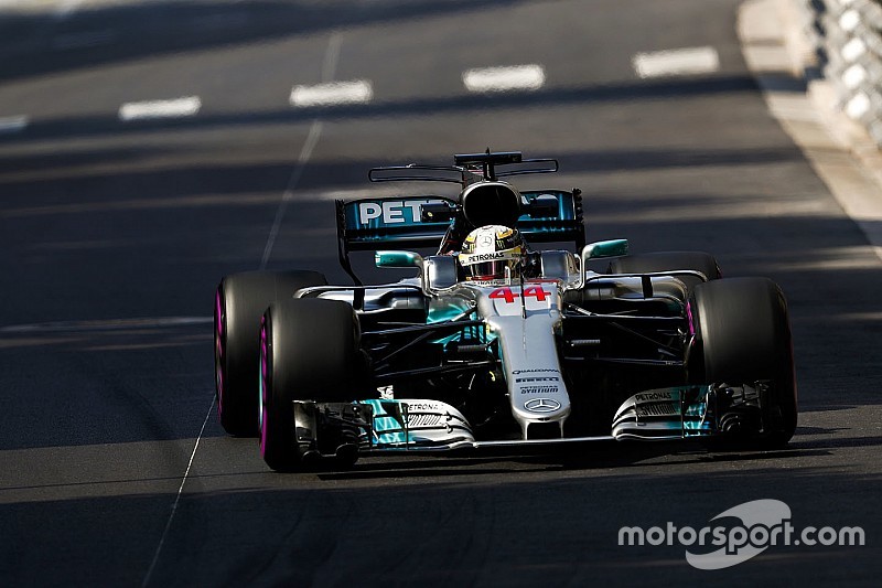 Ban jadi biang keladi penampilan buruk Hamilton di FP2