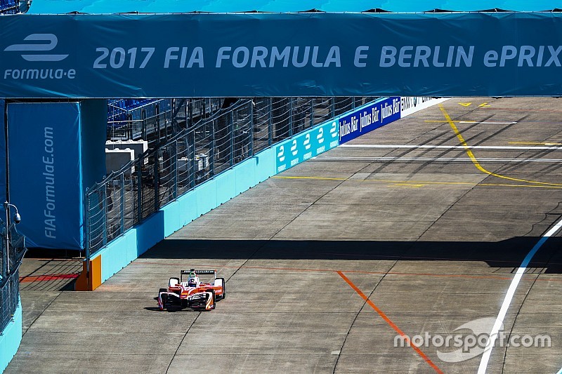 Felix Rosenqvist maestoso, occasione mancata per Lucas Di Grassi