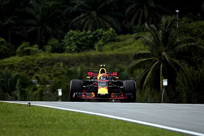 Nessuna sanzione per Verstappen e Palmer per l'incidente in FP3