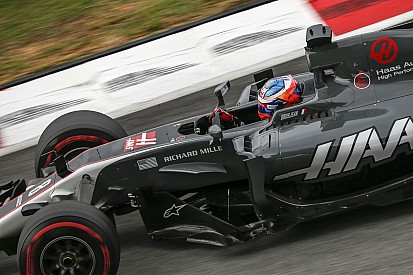 Galéria: így fejlődött a Haas VF-17 a 2017-es év folyamán