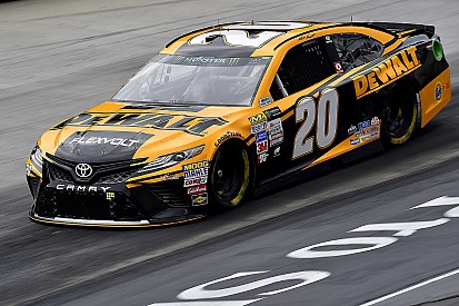 Kenseth takes Stage 2 win at Bristol