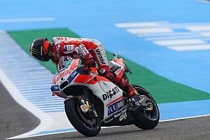 Lorenzo: “Si piloto por instinto con la Ducati voy muy lento”