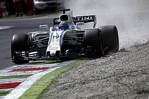 La FIA consideraría volver a poner la hierba y grava en los circuitos