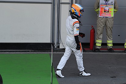 Fernando Alonso acepta: "la falta de victorias afecta la motivación y la felicidad"