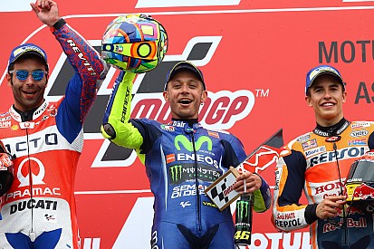 Valentino Rossi imparte cátedra y se impone en Assen