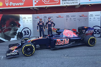 New Toro Rosso livery, car breaks cover