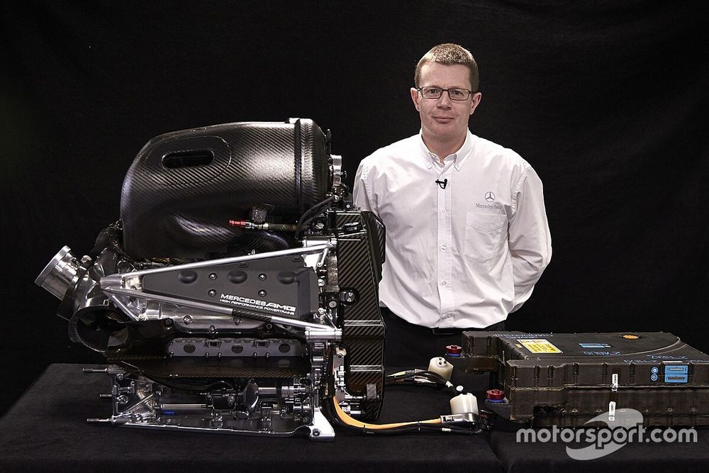 Andy Cowell con el Mercedes AMG F1 W06 Mercedes PU106-Type Hybrid