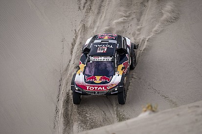 Sainz completó el día con la caja de cambios dañada