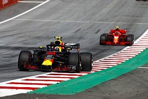 Villeneuve: “Waarom kreeg Verstappen dan geen straf in Oostenrijk?”