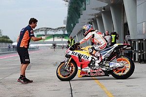 Pedrosa marca el paso en Sepang