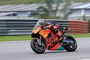 Espargaro "lucky" to escape 250 km/h wall crash unharmed