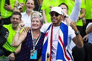 Hamilton planea cambiar su nombre e incluir el apellido materno