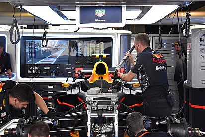 Red Bull: Verstappen prova la sospensione con il bracket